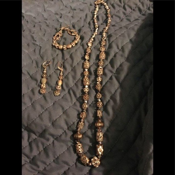 Jewelry - LADIES 3 PIECE JEWELRY SET.